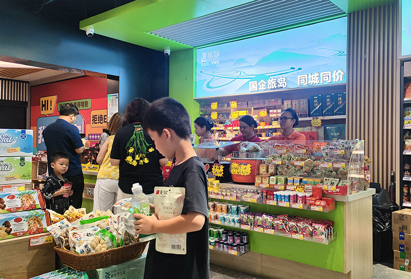 圖片6:伶俐服務(wù)區(qū)便利店現(xiàn)場.jpg 圖片6:伶俐服務(wù)區(qū)便利店現(xiàn)場.jpg