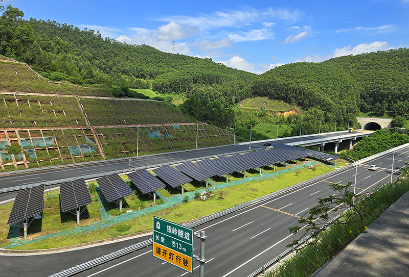 平果至南寧高速公路銀嶺隧道分布式光伏電站.jpg